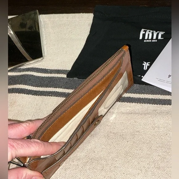 *FLASH SALE* NWT Frye Melissa Leather Snap Card Wallet Cognac Brown Retail $98 - Picture 7 of 12